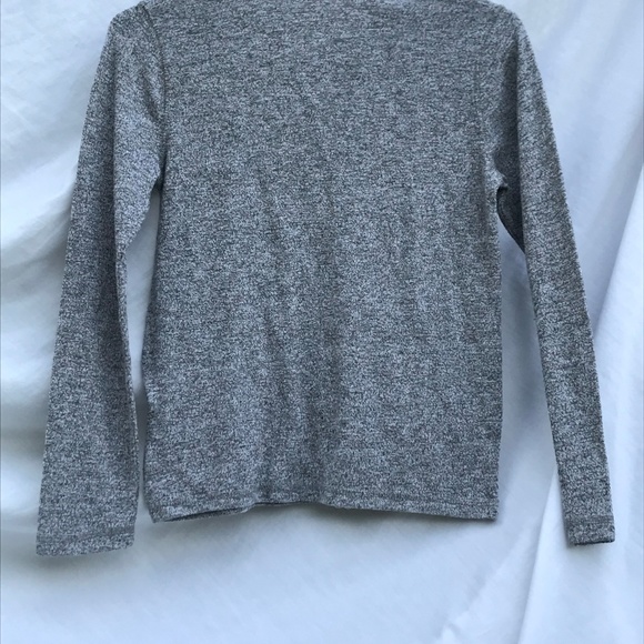 Youth grey abercrombie kids long sleeve shirt - Picture 4 of 4